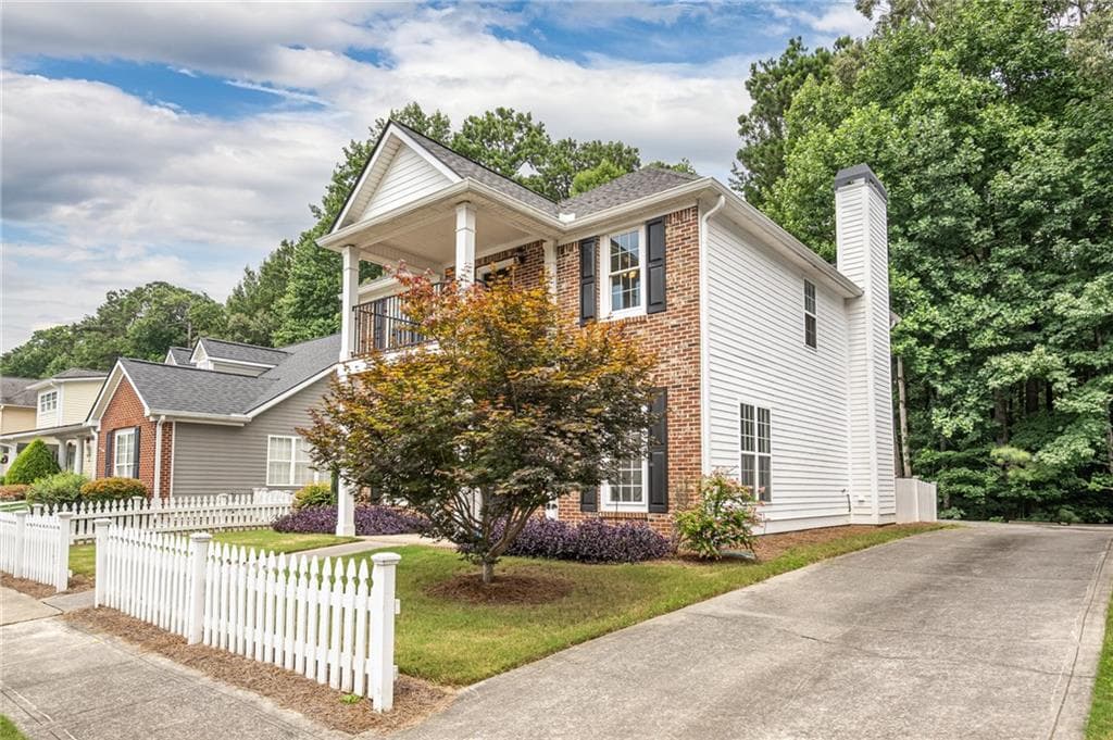 4 bedroom, 3 bathroom, 2,220 sq ft single family residence for sale at 4606 Liberty Square Drive, Acworth, GA 30101 — photo 3