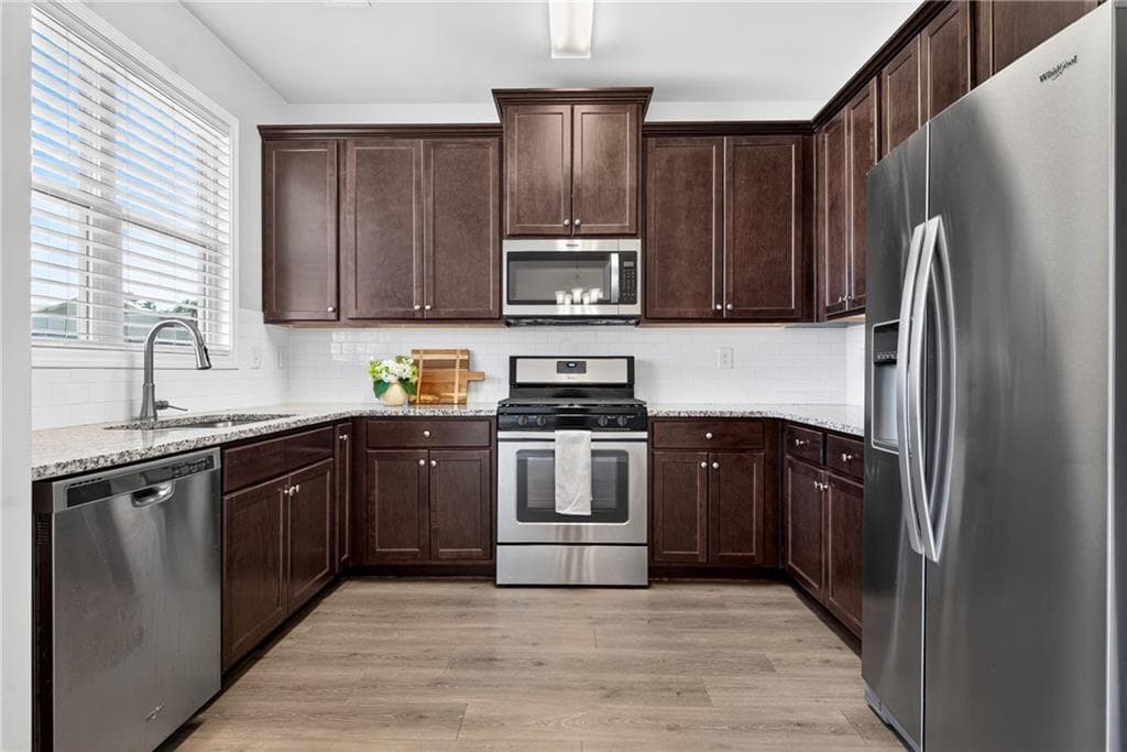 3 bedroom, 3 bathroom, 1,740 sq ft townhouse for sale at 4688 Beacon Ridge Lane, Flowery Branch, GA 30542 — photo 10