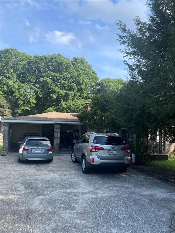 5 bedroom, 3 bathroom, 816 sq ft single family residence for sale at 5911 Church Street, Flowery Branch, GA 30542