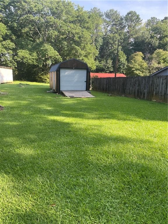 5 bedroom, 3 bathroom, 816 sq ft single family residence for sale at 5911 Church Street, Flowery Branch, GA 30542 — photo 5