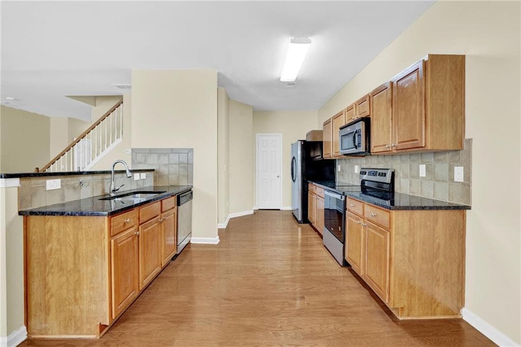 3 bedroom, 3 bathroom, 1,834 sq ft townhouse for sale at 6286 Spring Knoll Court, Tucker, GA 30084 — photo 3