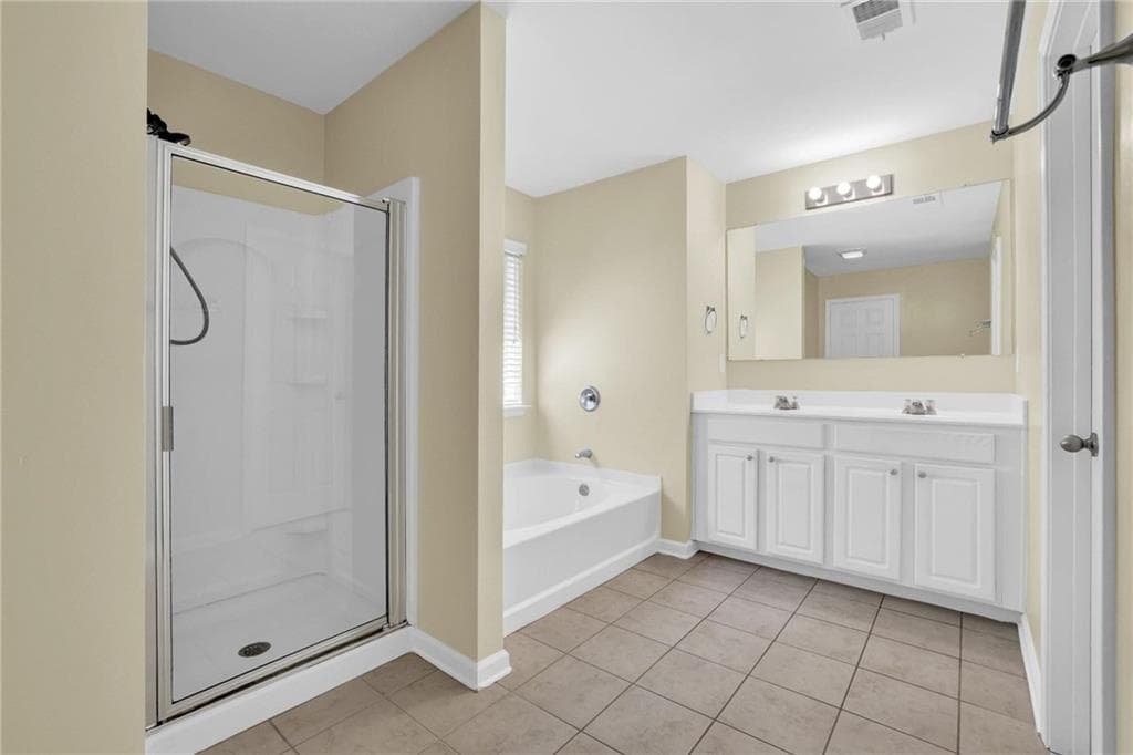 3 bedroom, 3 bathroom, 1,834 sq ft townhouse for sale at 6286 Spring Knoll Court, Tucker, GA 30084 — photo 4