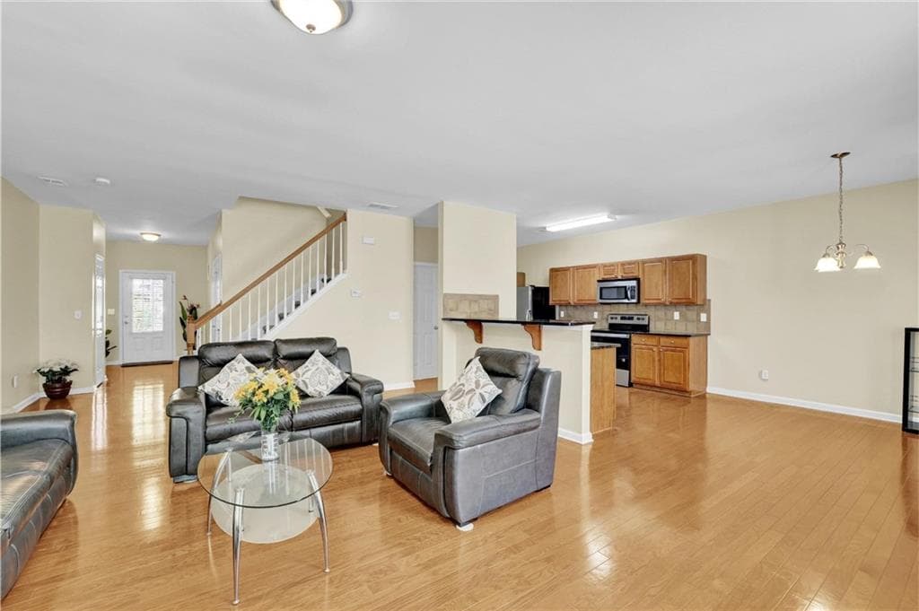 3 bedroom, 3 bathroom, 1,834 sq ft townhouse for sale at 6286 Spring Knoll Court, Tucker, GA 30084 — photo 9