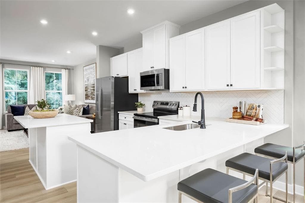 2 bedroom, 3 bathroom, 1,585 sq ft townhouse under contract at 2822 Graylag Alley, Atlanta, GA 30331 — photo 3