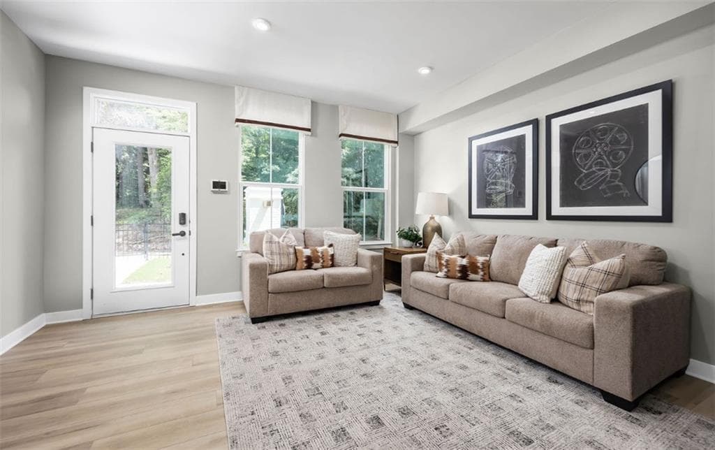 2 bedroom, 3 bathroom, 1,585 sq ft townhouse under contract at 2822 Graylag Alley, Atlanta, GA 30331 — photo 7