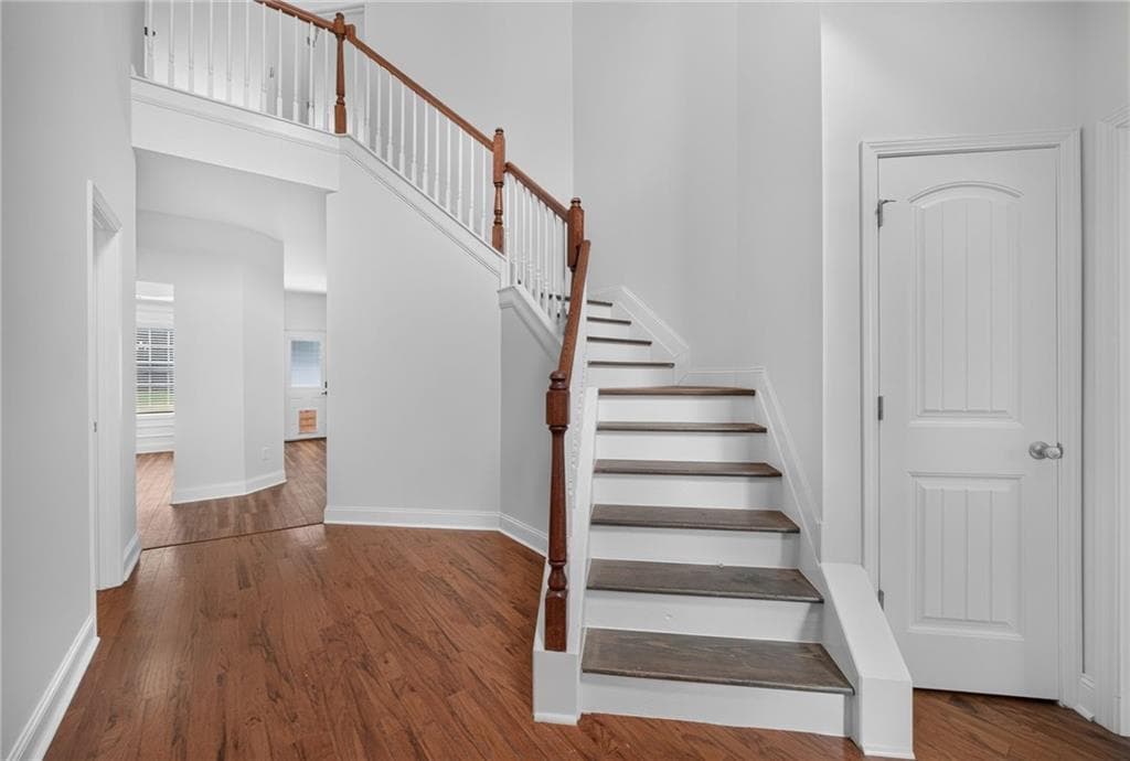 5 bedroom, 3 bathroom, 2,768 sq ft single family residence for sale at 6280 Cove Creek Drive, Flowery Branch, GA 30542 — photo 5