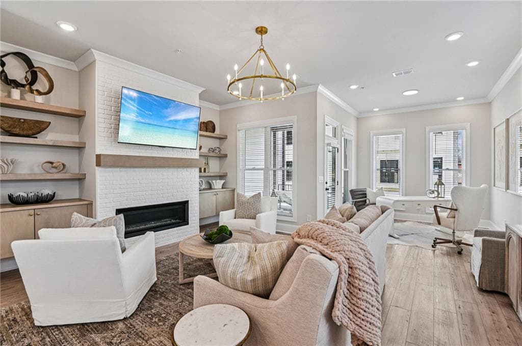 3 bedroom, 4 bathroom, 2,105 sq ft townhouse under contract at 235 Midnight Oak Run 8, Alpharetta, GA 30009 — photo 3
