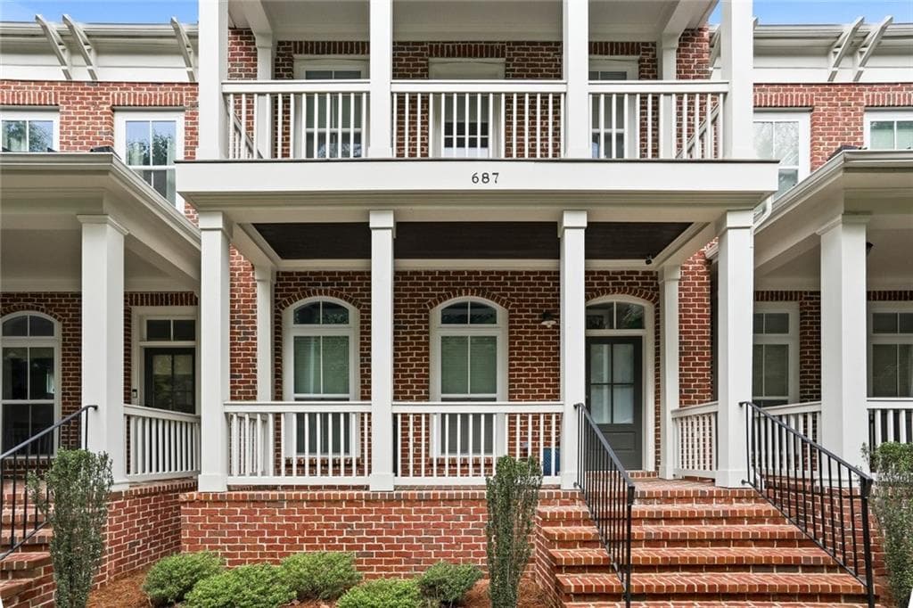 4 bedroom, 4 bathroom, 2,500 sq ft townhouse for sale at 687 Brennan Drive, Decatur, GA 30033 — photo 1 of 38