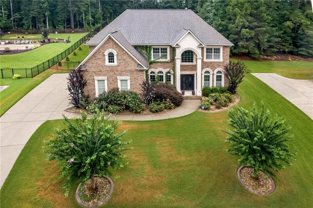 5 bedroom, 4 bathroom, 3,928 sq ft single family residence for sale at 2544 Walnut Ridge Way, Stockbridge, GA 30281 — photo 1 of 27