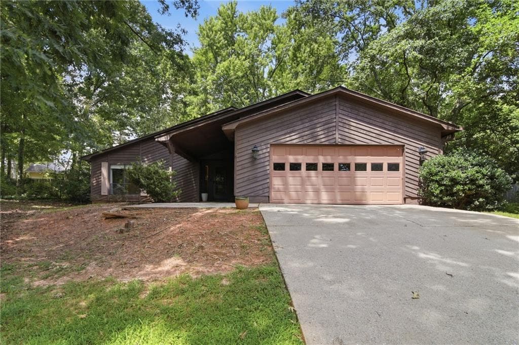 3 bedroom, 2 bathroom, 1,898 sq ft single family residence sold at 3768 Creekstone Drive, Peachtree Corners, GA 30092