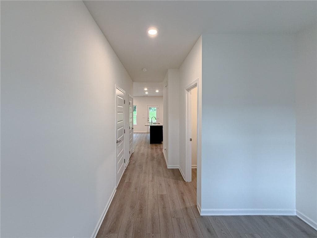 4 bedroom, 3 bathroom, 1,911 sq ft single family residence for sale at 107 Stonecreek Avenue, Rockmart, GA 30153 — photo 2
