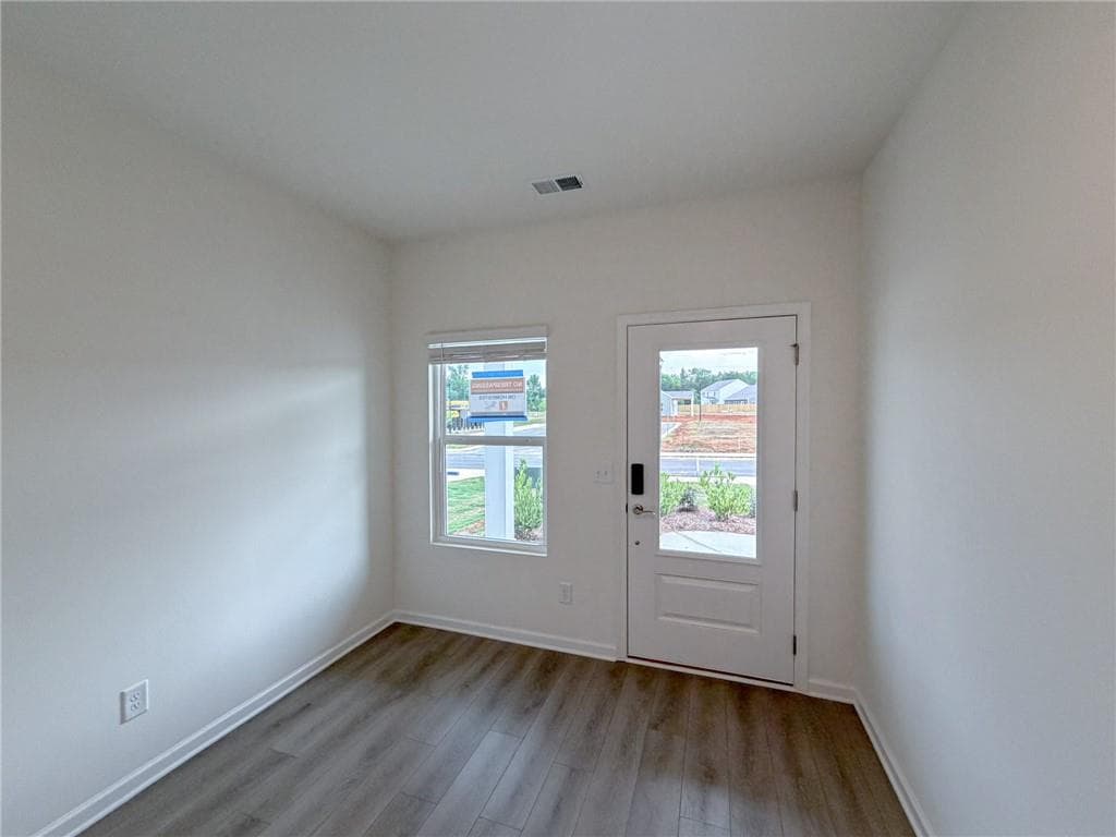 4 bedroom, 3 bathroom, 1,911 sq ft single family residence for sale at 107 Stonecreek Avenue, Rockmart, GA 30153 — photo 4