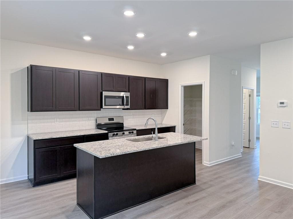 4 bedroom, 3 bathroom, 1,911 sq ft single family residence for sale at 107 Stonecreek Avenue, Rockmart, GA 30153 — photo 9