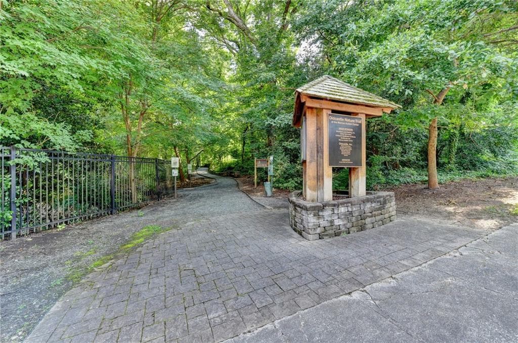 2 bedroom, 1 bathroom, 1,342 sq ft condominium for sale at 1305 Weatherstone Way, Atlanta, GA 30324 — photo 9
