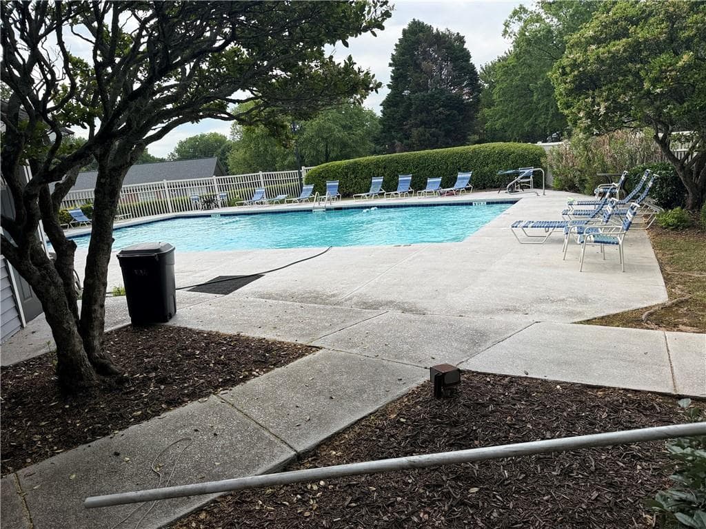 2 bedroom, 2 bathroom, 1,244 sq ft condominium for sale at 207 Olde Mill Lane, Norcross, GA 30093 — photo 4