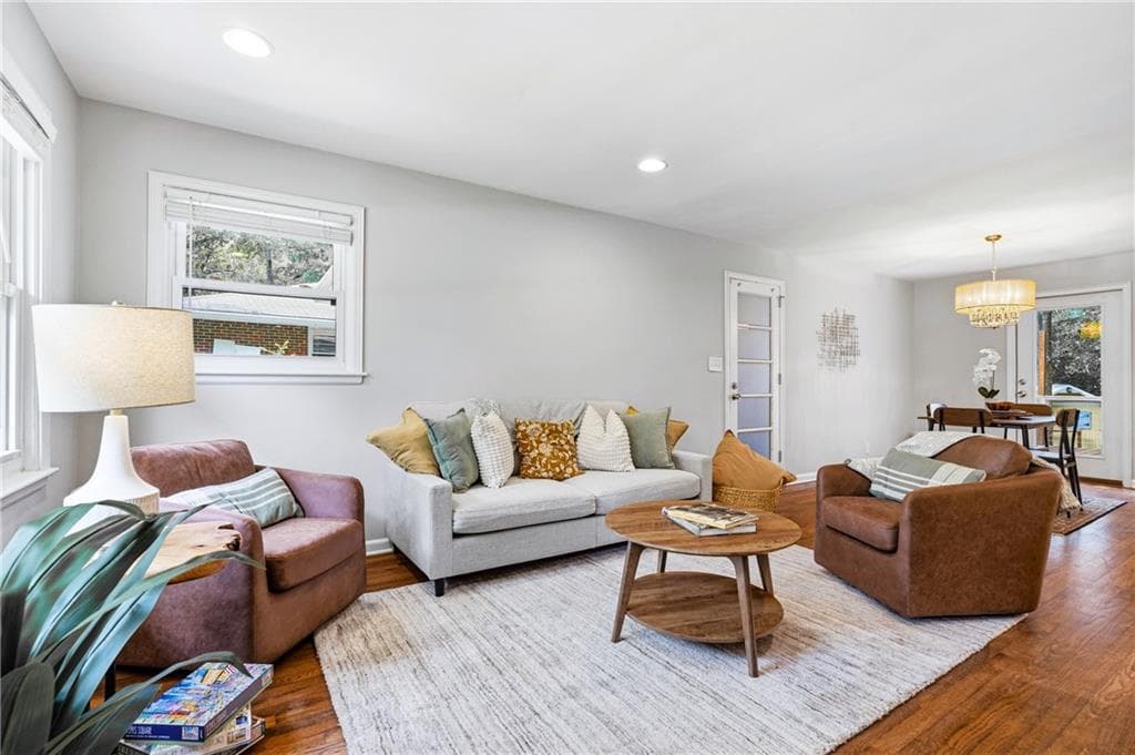 3 bedroom, 2 bathroom, 1,320 sq ft single family residence under contract at 2670 Woodridge Drive, Decatur, GA 30033 — photo 3