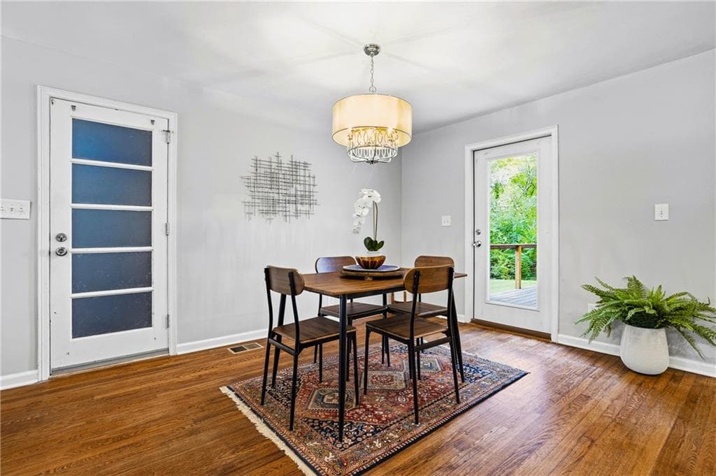 3 bedroom, 2 bathroom, 1,320 sq ft single family residence under contract at 2670 Woodridge Drive, Decatur, GA 30033 — photo 9
