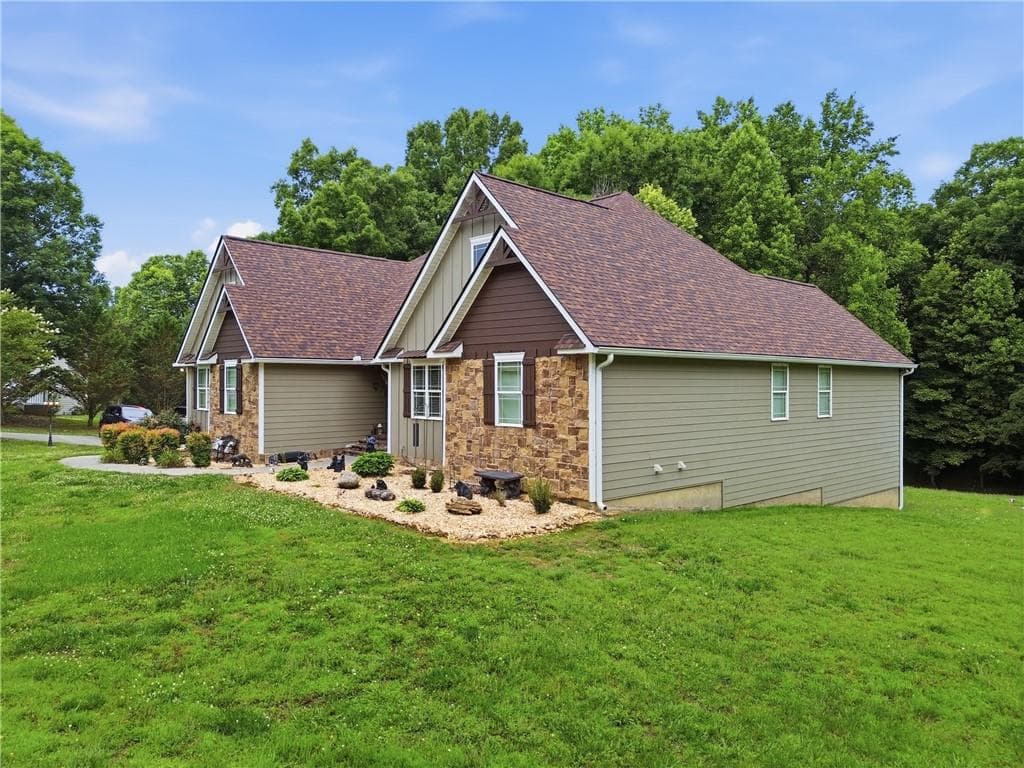 4 bedroom, 3 bathroom, 3,560 sq ft single family residence for sale at 815 Knight Bottom Road SE, Fairmount, GA 30139 — photo 4
