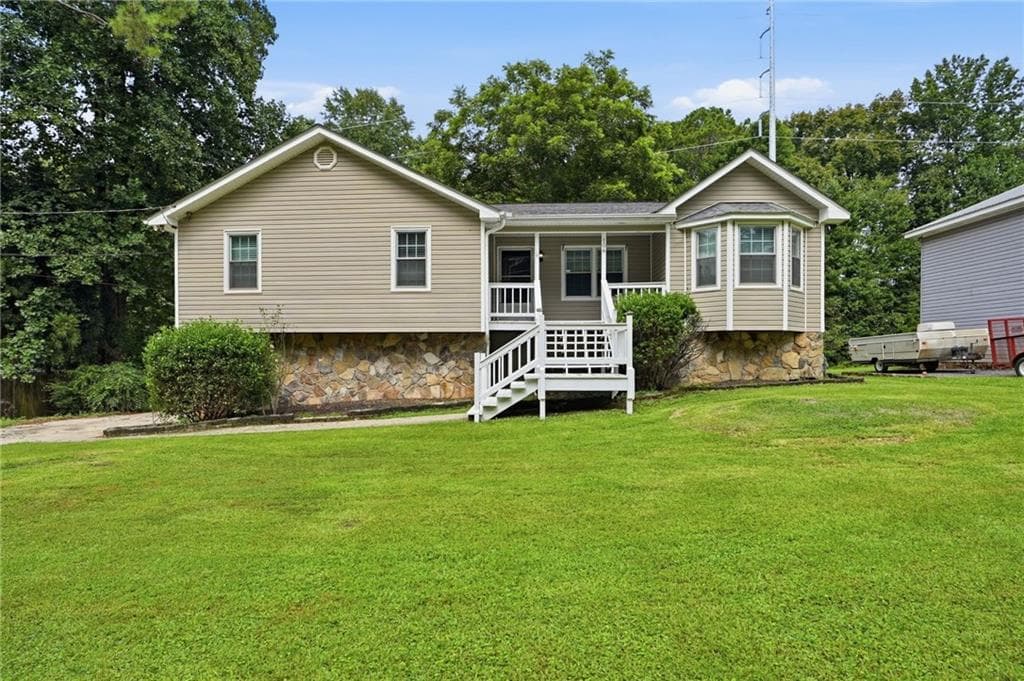 3 bedroom, 2 bathroom, 2,032 sq ft home for sale at 106 Kimberly Road, Canton, GA