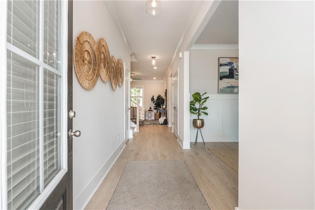 4 bedroom, 3 bathroom, 2,622 sq ft single family residence under contract at 5587 Overview Drive, Flowery Branch, GA 30542 — photo 2