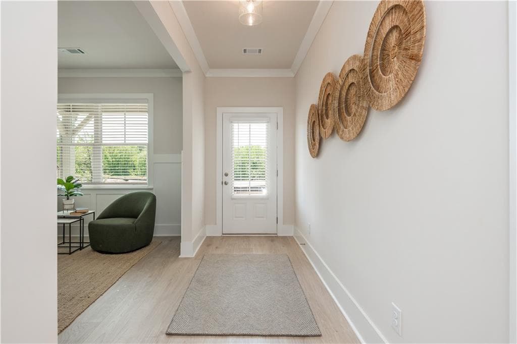 4 bedroom, 3 bathroom, 2,622 sq ft single family residence under contract at 5587 Overview Drive, Flowery Branch, GA 30542 — photo 3
