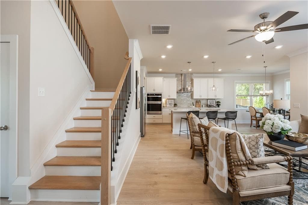 4 bedroom, 3 bathroom, 2,622 sq ft single family residence under contract at 5587 Overview Drive, Flowery Branch, GA 30542 — photo 7