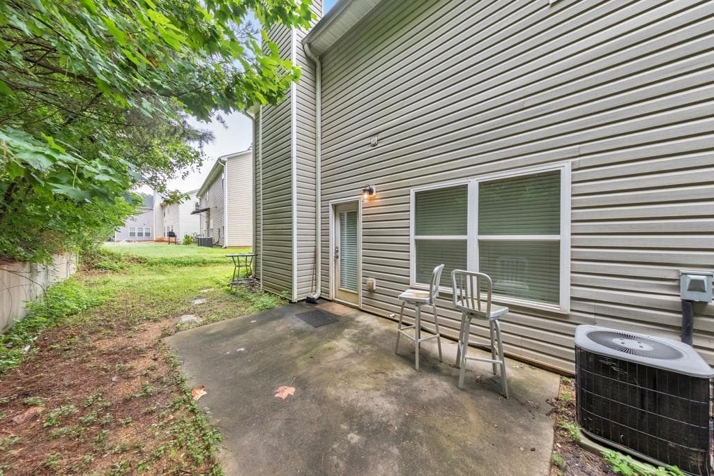 4 bedroom, 3 bathroom, 2,746 sq ft single family residence for rent at 179 Holbrook Drive, Dallas, GA 30132 for $2,395 a month — photo 2