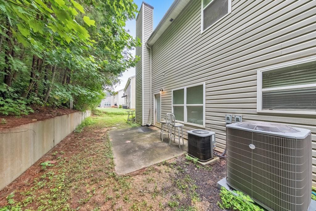 4 bedroom, 3 bathroom, 2,746 sq ft single family residence for rent at 179 Holbrook Drive, Dallas, GA 30132 for $2,395 a month — photo 3