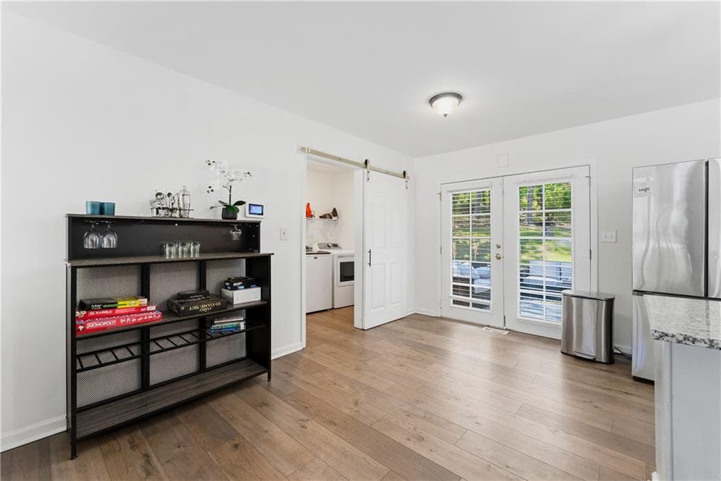 4 bedroom, 2 bathroom, 1,650 sq ft single family residence for sale at 2725 Shoreland Drive, Atlanta, GA 30331 — photo 7