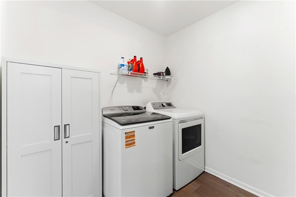4 bedroom, 2 bathroom, 1,650 sq ft single family residence for sale at 2725 Shoreland Drive, Atlanta, GA 30331 — photo 9