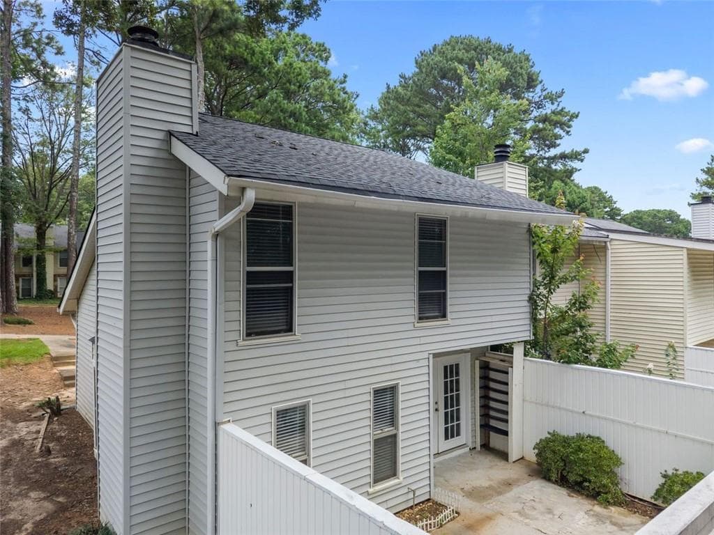 2 bedroom, 3 bathroom, 1,478 sq ft condominium for sale at 4338 Idlewood Lane, Tucker, GA 30084 — photo 5