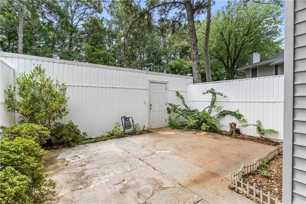 2 bedroom, 3 bathroom, 1,478 sq ft condominium for sale at 4338 Idlewood Lane, Tucker, GA 30084 — photo 6