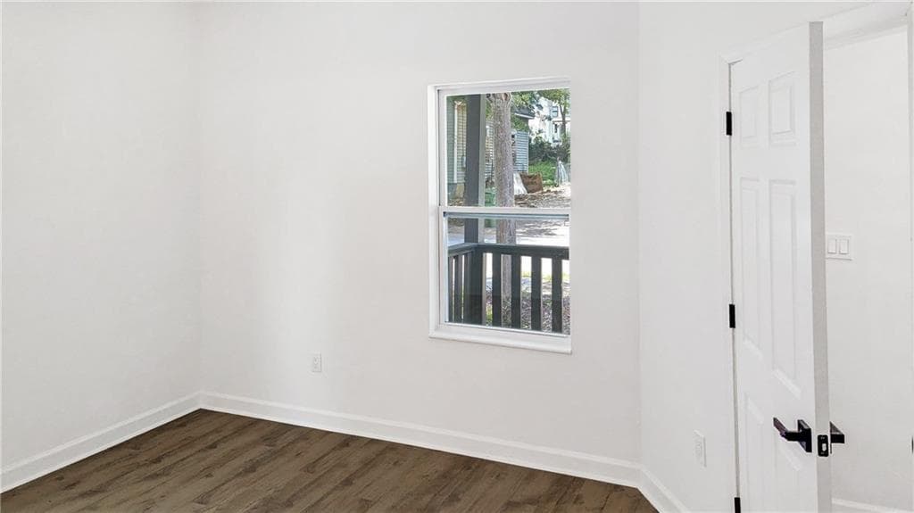4 bedroom, 3 bathroom, 1,513 sq ft single family residence for sale at 923 Smith Street, Atlanta, GA 30310 — photo 6