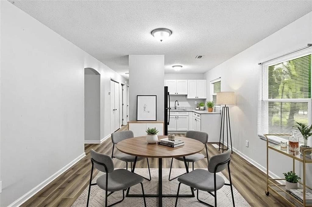 3 bedroom, 1 bathroom, 1,025 sq ft single family residence under contract at 2197 Swallow Circle, Atlanta, GA 30315 — photo 3