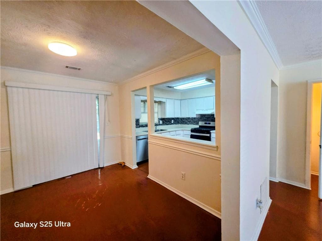3 bedroom, 2 bathroom, 1,160 sq ft townhouse for sale at 3160 Shadow Walk Lane, Tucker, GA 30084 — photo 8