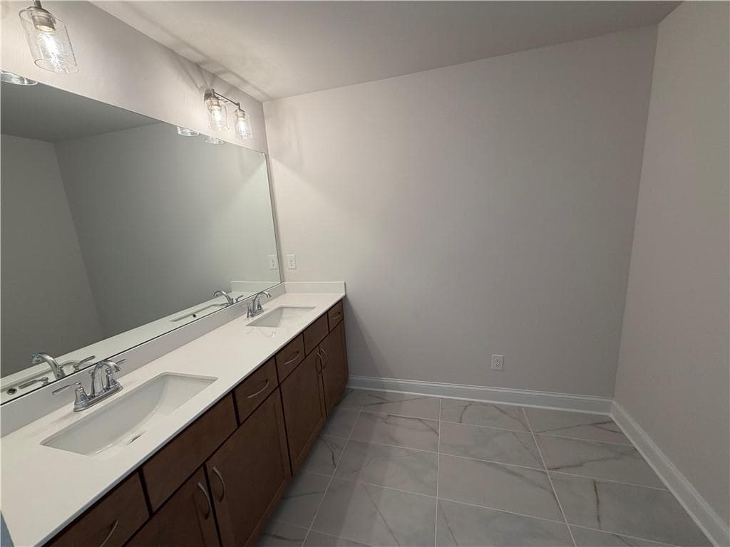 3 bedroom, 3 bathroom, 2,035 sq ft single family residence for sale at 1648 Crestcreek Court, Marietta, GA 30008 — photo 10