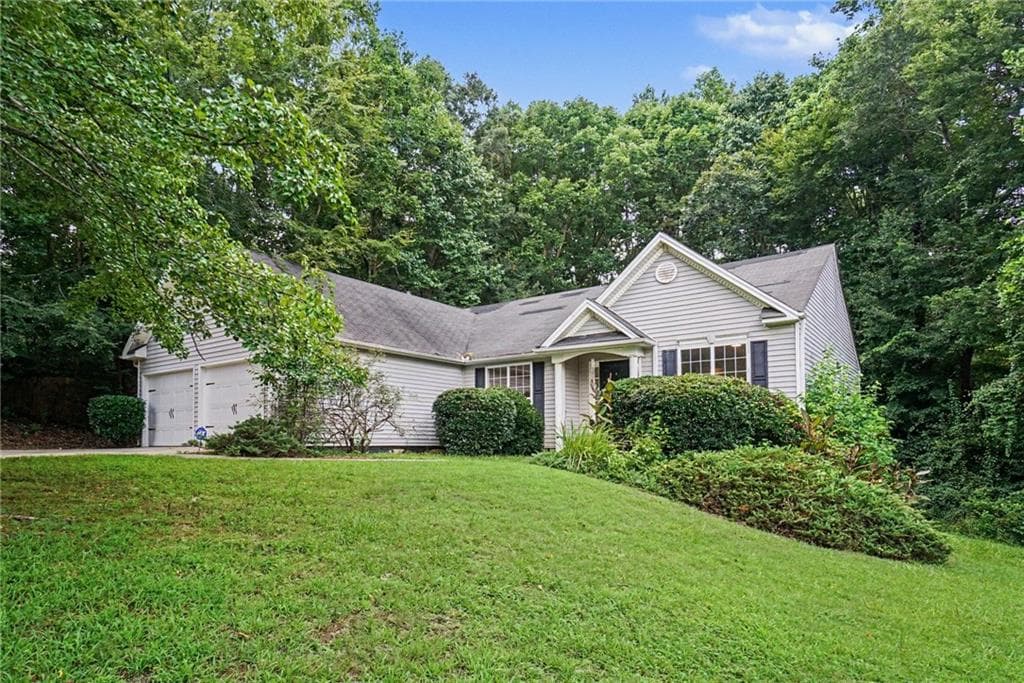 3 bedroom, 2 bathroom, 1,955 sq ft single family residence under contract at 245 London Lane, Hiram, GA 30141