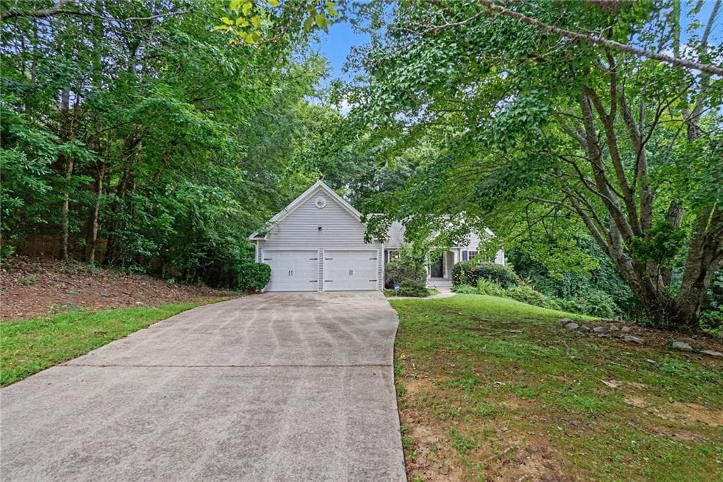 3 bedroom, 2 bathroom, 1,955 sq ft single family residence under contract at 245 London Lane, Hiram, GA 30141 — photo 2