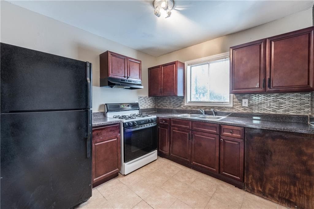 5 bedroom, 2 bathroom, 1,180 sq ft single family residence for sale at 3346 Delmar Lane, Atlanta, GA 30331 — photo 4
