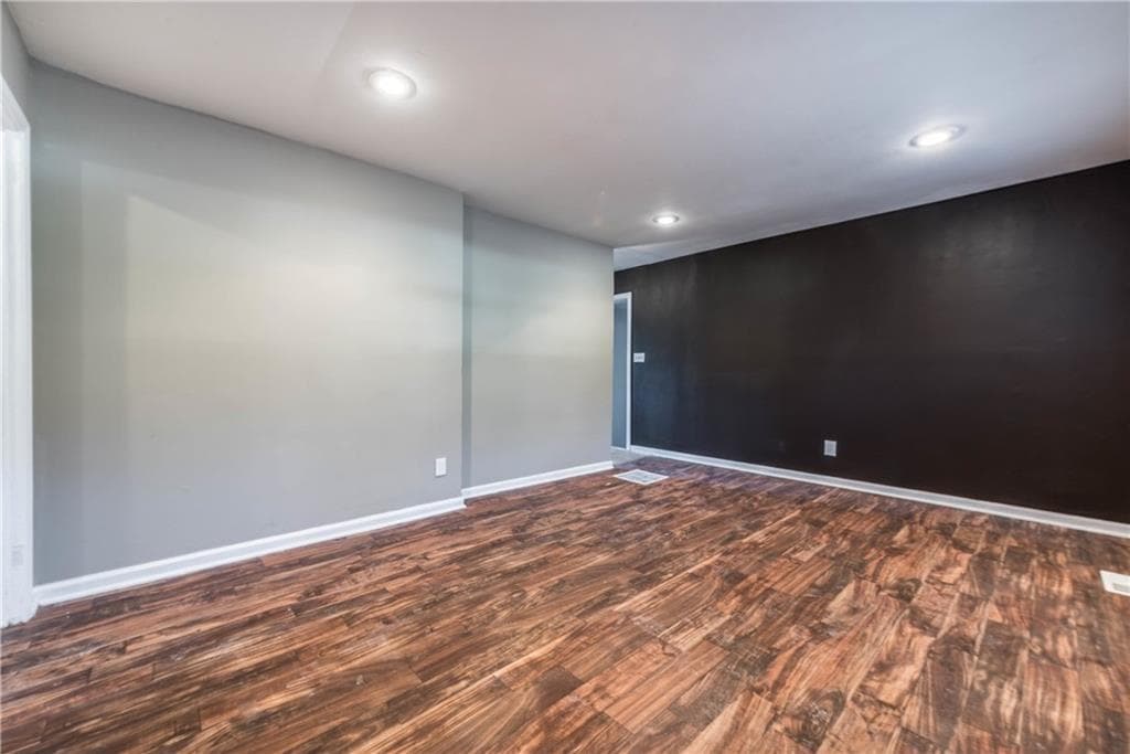 5 bedroom, 2 bathroom, 1,180 sq ft single family residence for sale at 3346 Delmar Lane, Atlanta, GA 30331 — photo 5