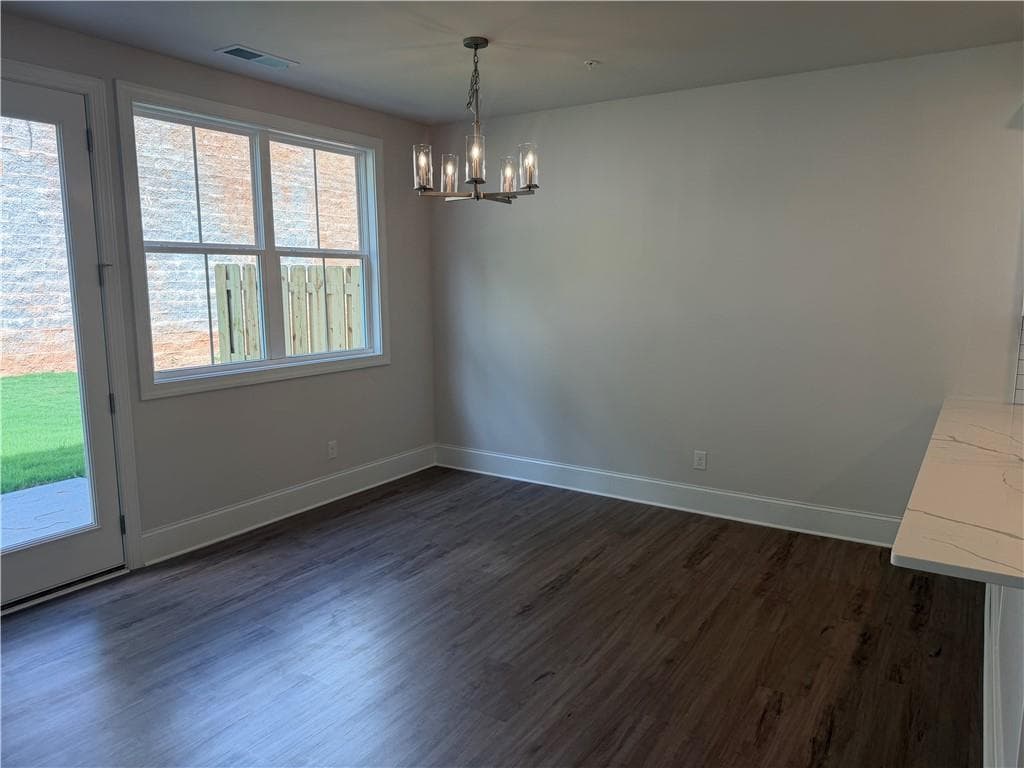 3 bedroom, 3 bathroom, 2,025 sq ft single family residence for sale at 1644 Crestcreek Court, Marietta, GA 30008 — photo 5