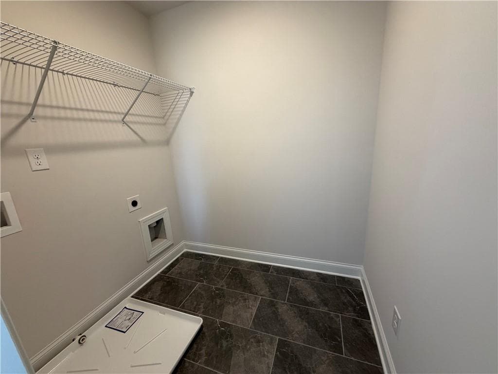 3 bedroom, 3 bathroom, 2,025 sq ft single family residence for sale at 1644 Crestcreek Court, Marietta, GA 30008 — photo 7