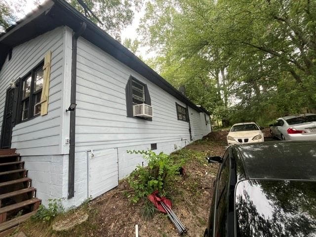 5 bedroom, 2 bathroom, 1,817 sq ft single family residence for sale at 474 Center Hill Avenue, Atlanta, GA 30318 — photo 4
