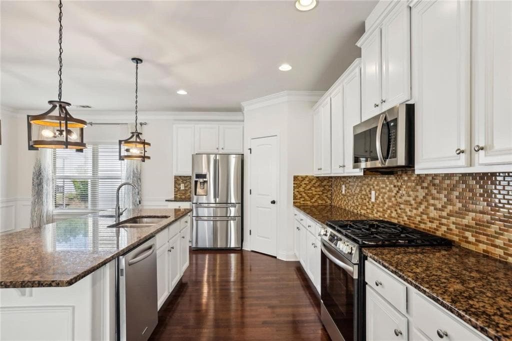 5 bedroom, 6 bathroom, 4,711 sq ft single family residence under contract at 3095 Whitfield Avenue, Cumming, GA 30040 — photo 9
