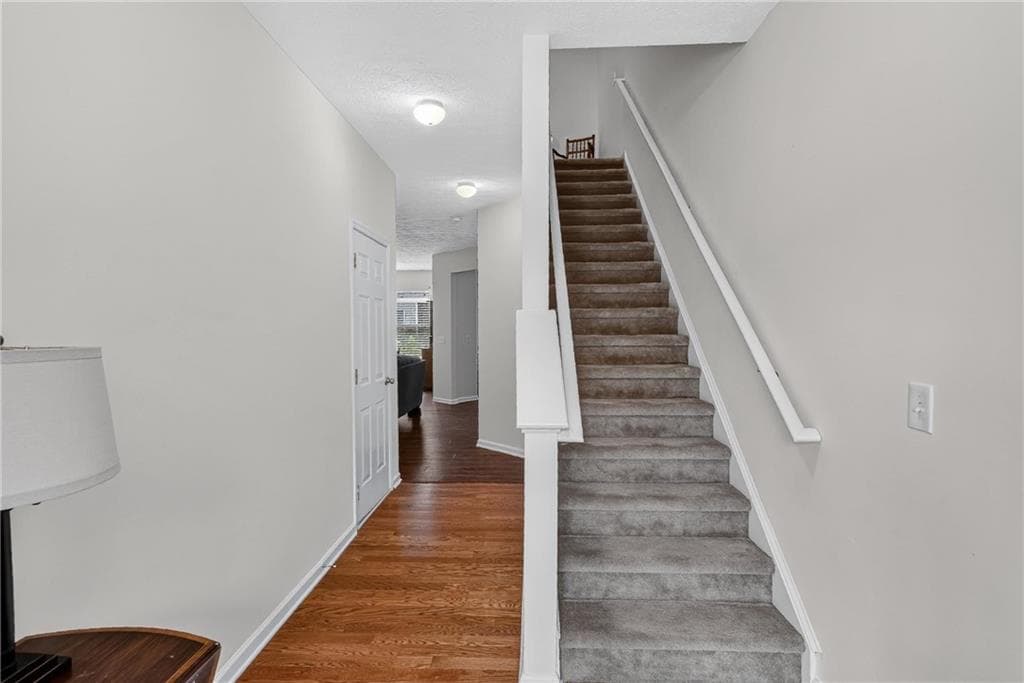3 bedroom, 3 bathroom, 1,496 sq ft townhouse for sale at 6647 Splashwater Drive, Flowery Branch, GA 30542 — photo 4