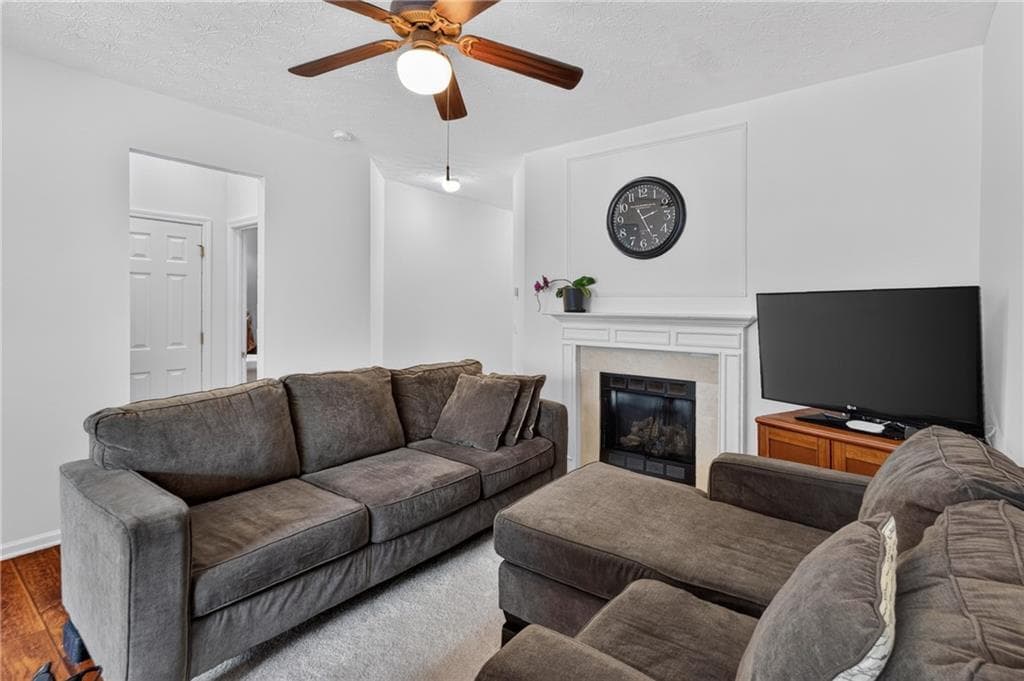 3 bedroom, 3 bathroom, 1,496 sq ft townhouse for sale at 6647 Splashwater Drive, Flowery Branch, GA 30542 — photo 8