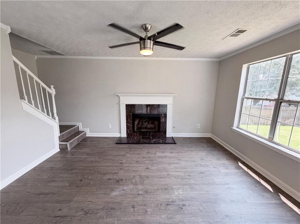 4 bedroom, 3 bathroom, 2,000 sq ft single family residence under contract at 4521 Carriage Park Drive, Lithonia, GA 30038 — photo 3