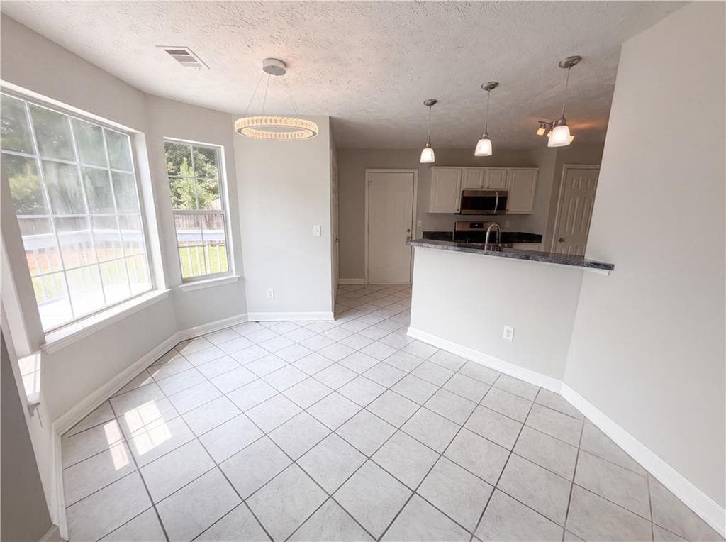 4 bedroom, 3 bathroom, 2,000 sq ft single family residence under contract at 4521 Carriage Park Drive, Lithonia, GA 30038 — photo 7