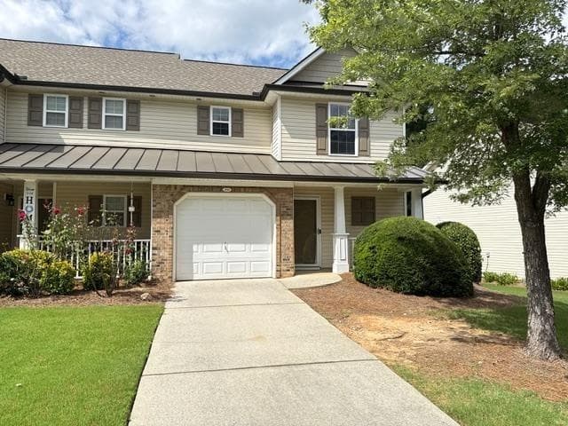 2 bedroom, 2 bathroom, 1,160 sq ft townhouse for sale at 252 Darbys Crossing Court, Hiram, GA 30141