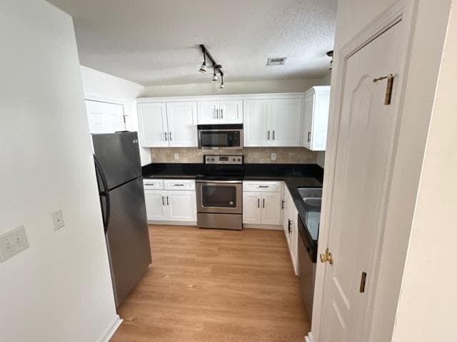 2 bedroom, 2 bathroom, 1,160 sq ft townhouse for sale at 252 Darbys Crossing Court, Hiram, GA 30141 — photo 4
